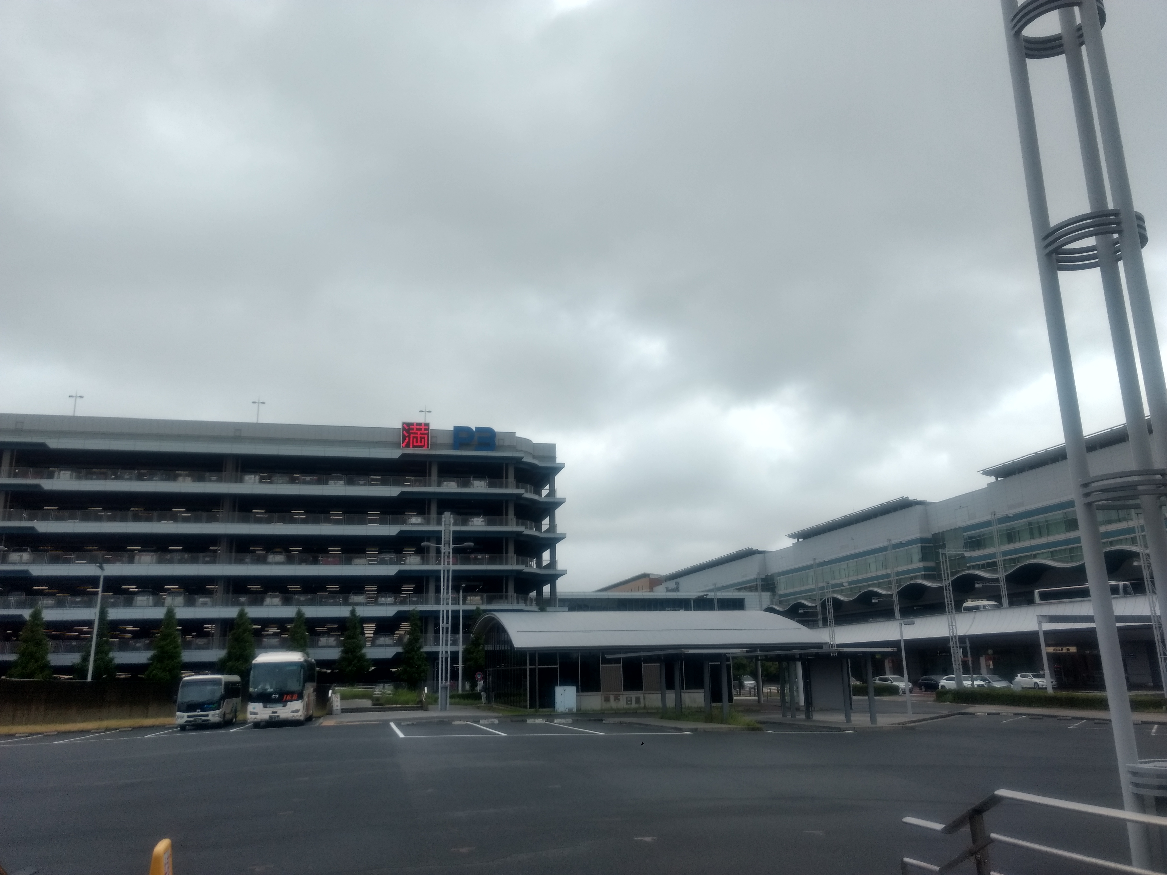 夏休みの羽田空港の駐車場は大混雑 早めの予約が大切な理由 しがないサラリーマンがひっそりと経済的自由を目論むブログ